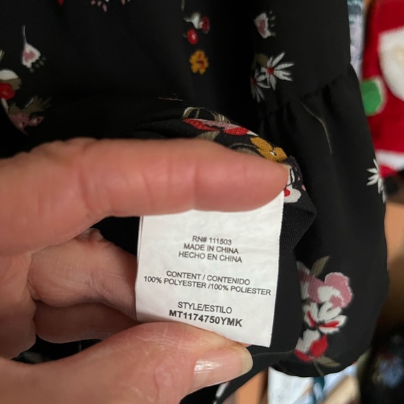 Meraki floral v neck woman’s blouse with choker. 3/4 length bell sleeves size L - Picture 9 of 11